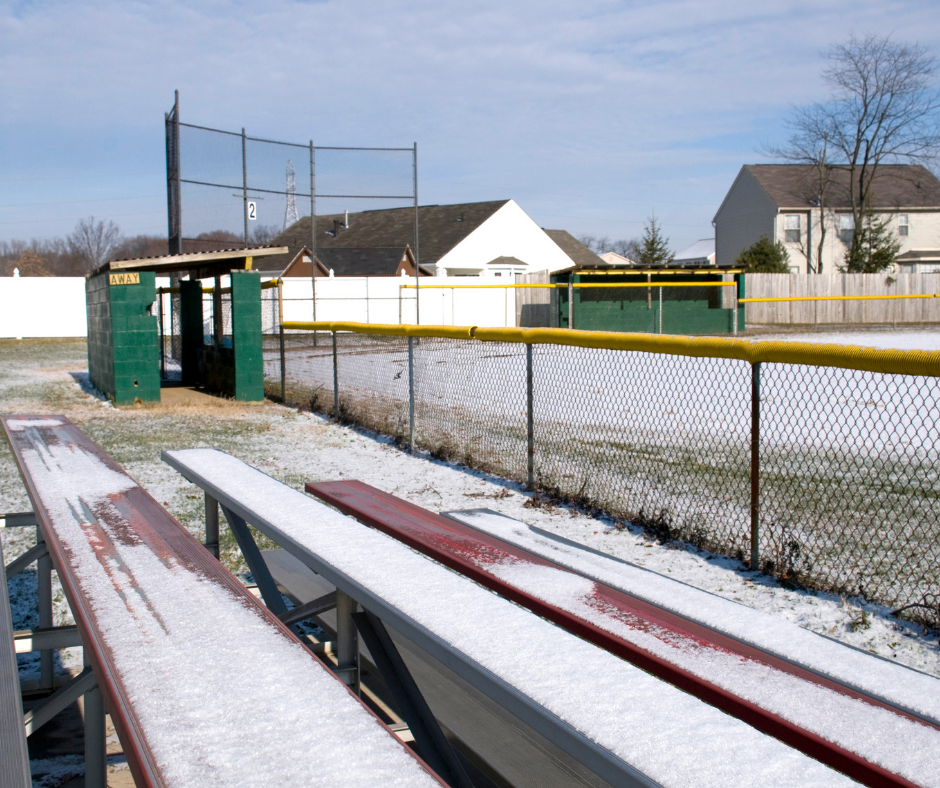 Winter-Ready Lawns, Artificial Turf vs. Natural Grass in Philadelphia’s Snowy Season